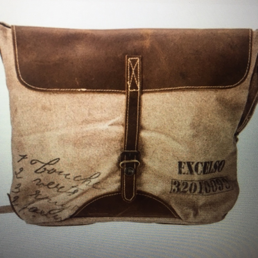 The Cruz bag by Barrel Shack